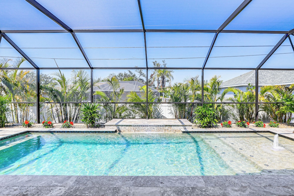 Beautiful Venice Getaway, 4 Mi to Manasota Beach!