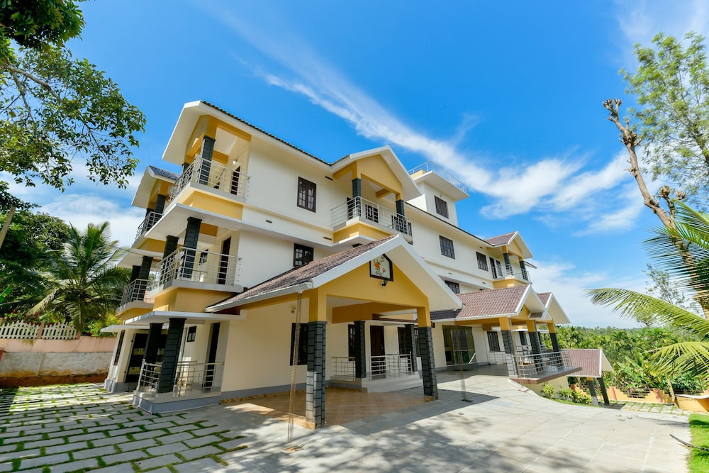 OYO 24016 Home Valley View 2BHK Sulthan Bathery