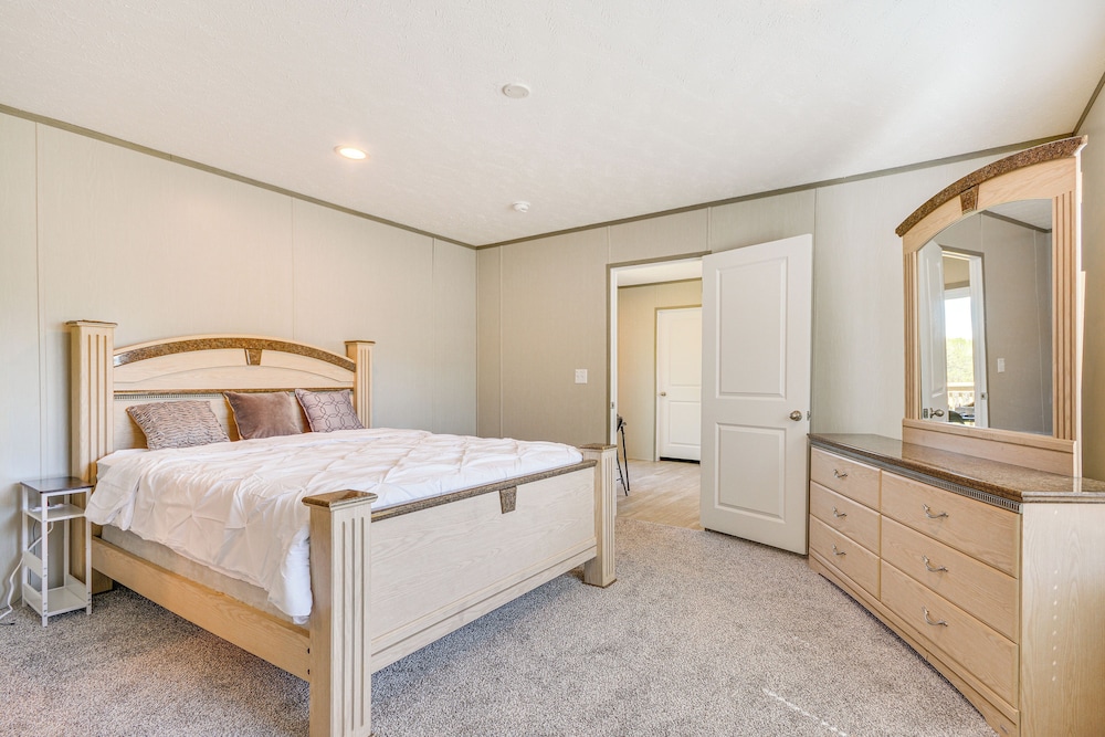 8 Mi to Main Street: Home w/ Yard in Bedford!