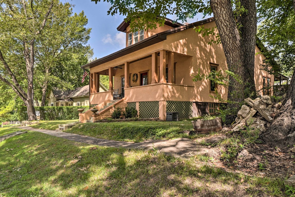 Country-chic Cotter Home w/ Outdoor Living Space! view 5