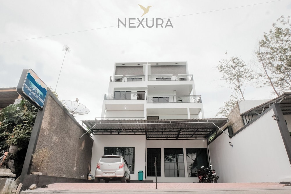 Tentrem Syariah Nexura Collection