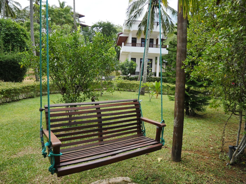 Hideaway Lodge