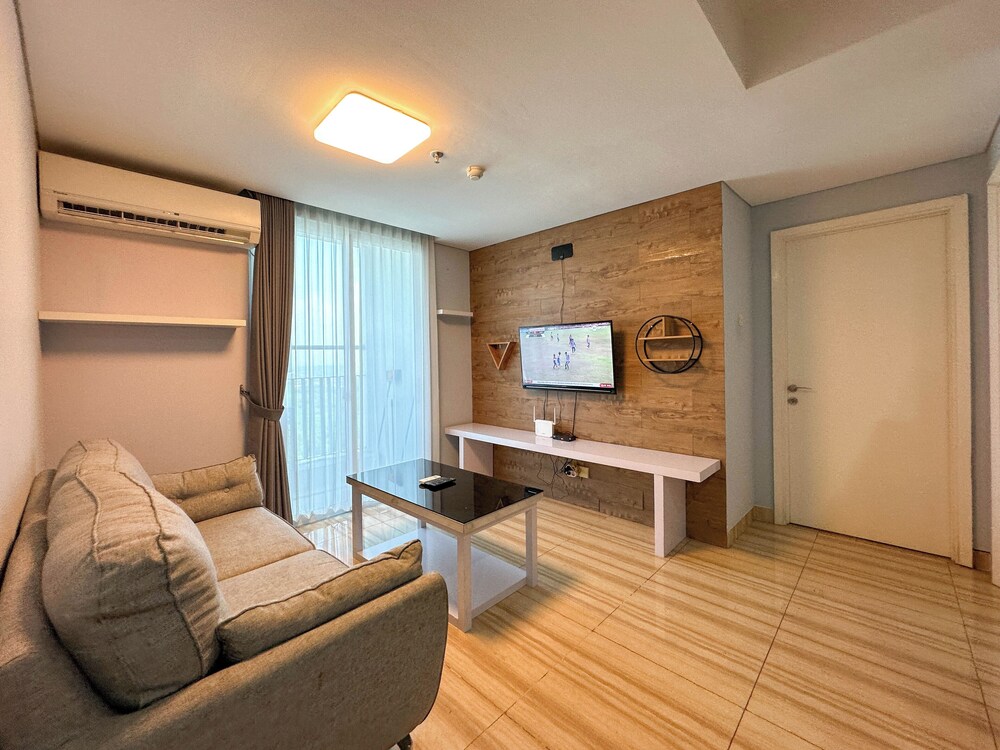 Spacious And Cozy 3Br At Grand Sungkono Lagoon Apartment