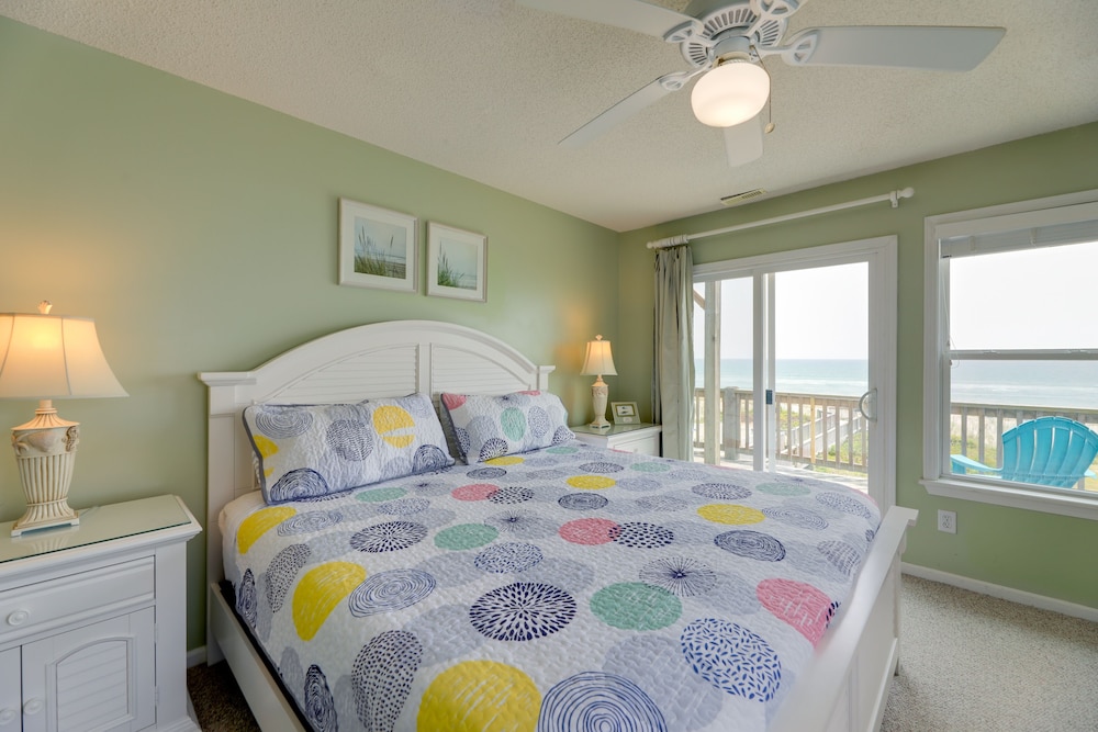 Oceanfront Emerald Isle Escape w/ Private Hot Tub! view 2