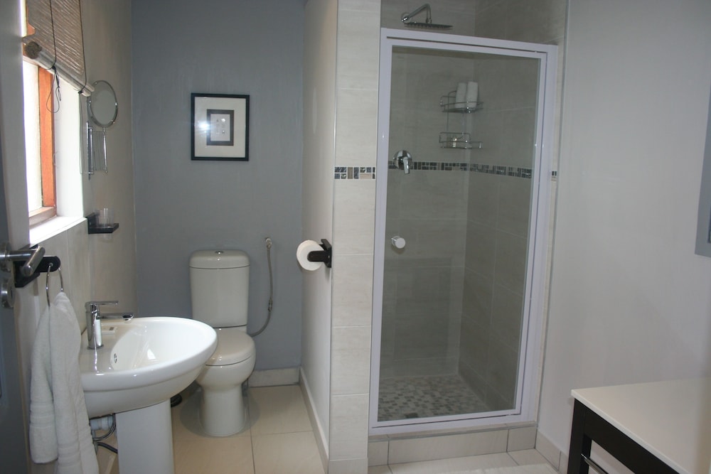 Four Oaks Guesthouse