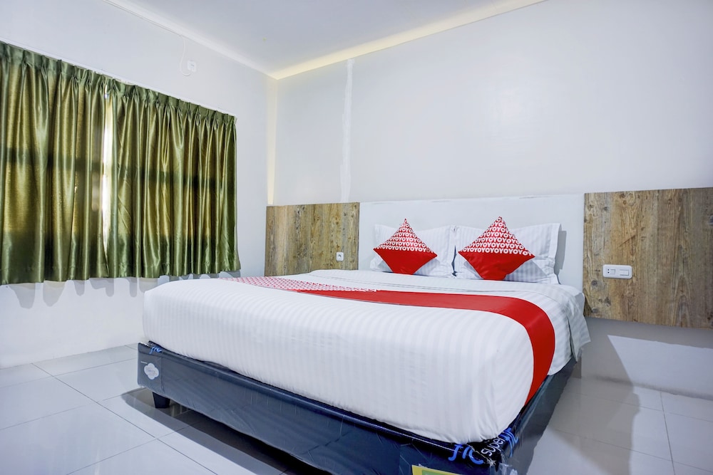 OYO 94772 Gapura Hotel