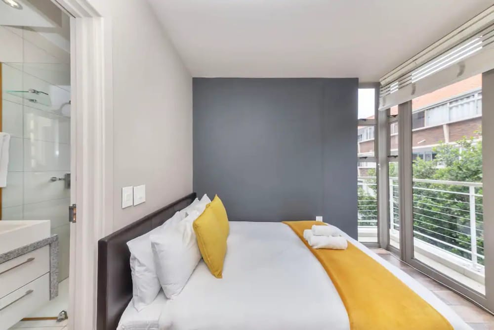 Contemporary 2BD Apartment w/ Balcony, Greenpoint! view 4