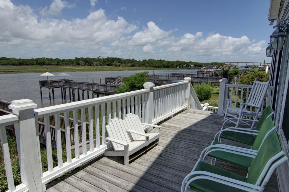 Mclaurin Manna At Holden Beach 4 Bedroom Home by RedAwning