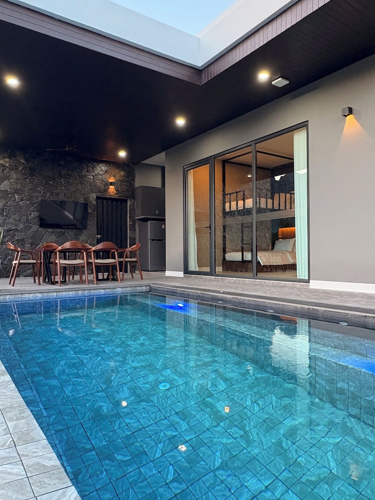 Song View Pool Villa