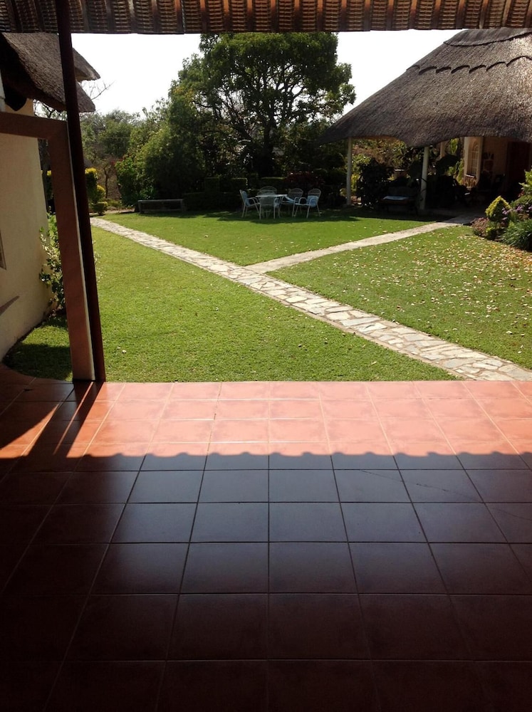 Lynn's Guest House