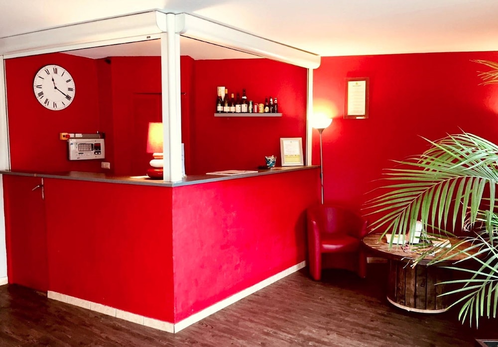 Chalon-Sur-Saone Vacations - Logis Hotel de la Thalie - Property Image 2
