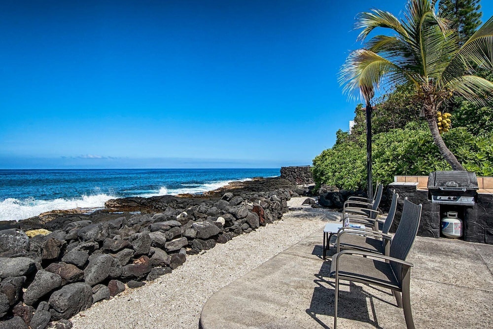 Fully Air-conditioned - Ocean View - Beautifully Renovated- Vrkcv