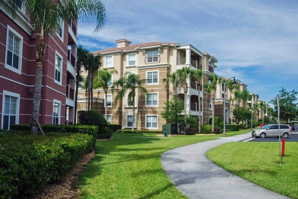 Spacious and Modern Townhome! Close to Attractions and Conventions Center! 3vc5014-10
