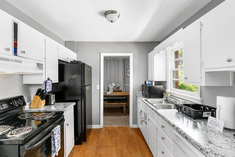 Broadmoor Bungalow - Both Units