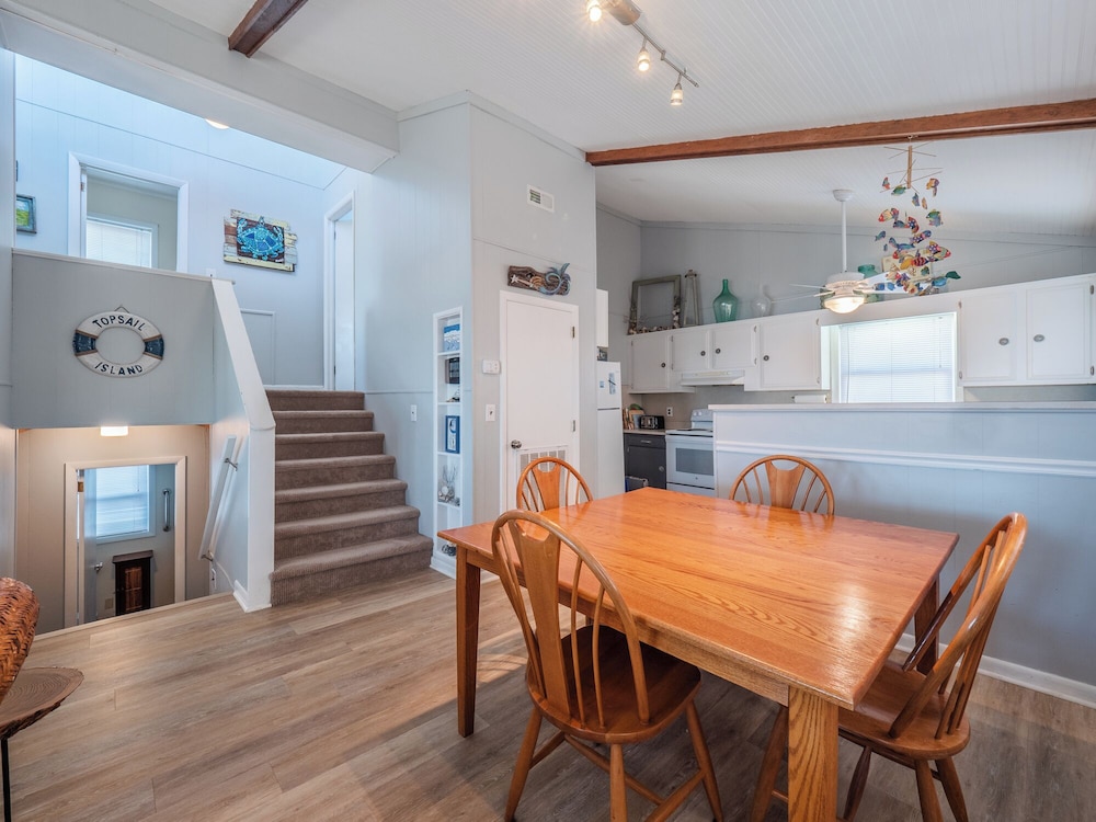 Blue Crab by Topsail Realty