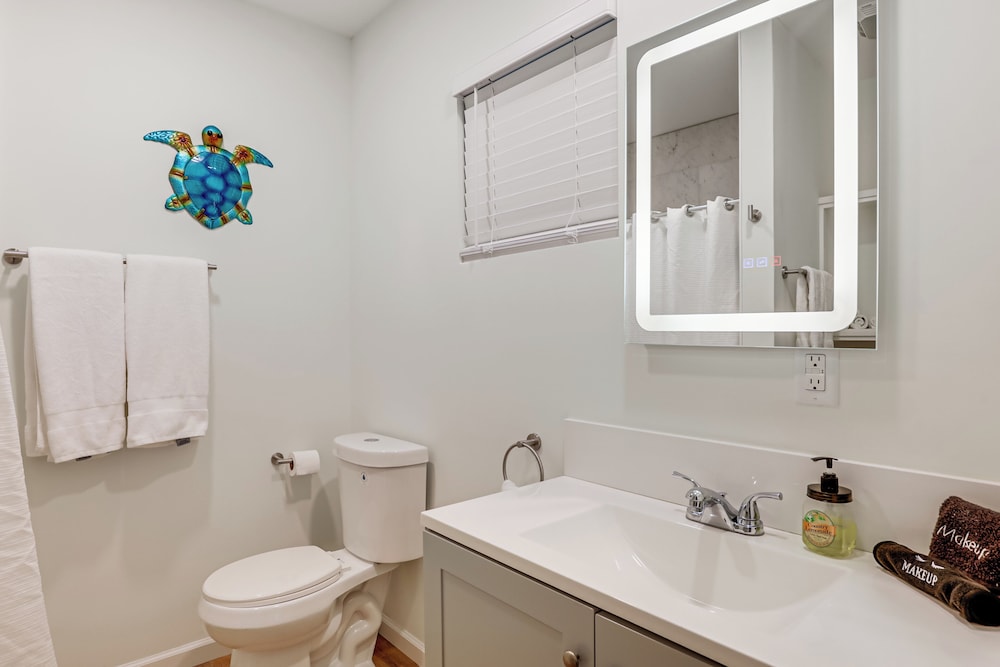 Walk to Beach: Getaway w/ Fire Pit in St Augustine