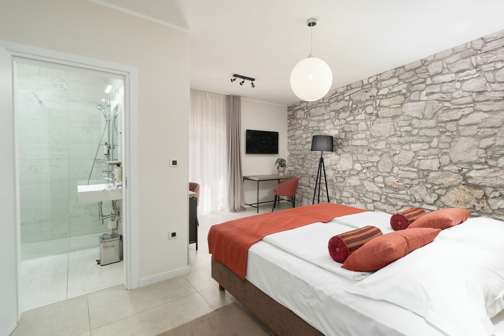 Al Porto Suites