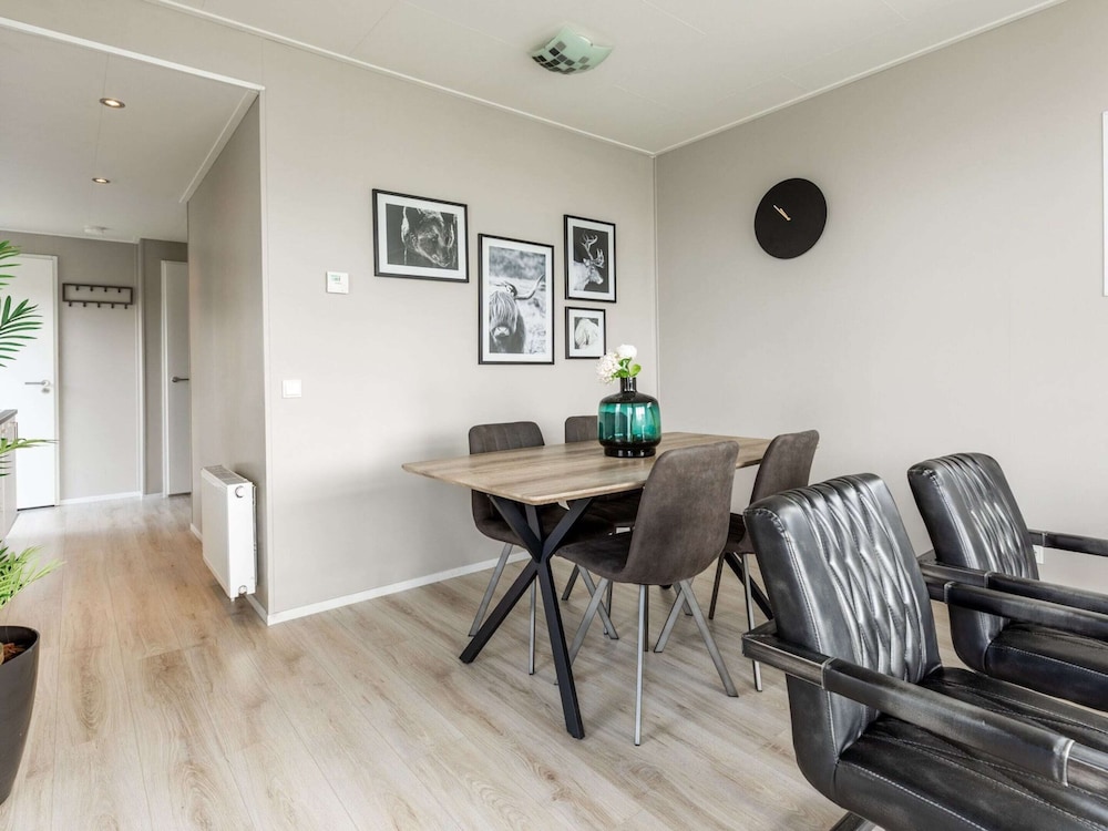 Chalet With Pond View in Gelderland