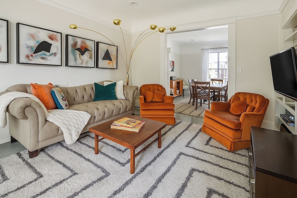Detroit 6BR House Wifi, Parking, Pet Friendly