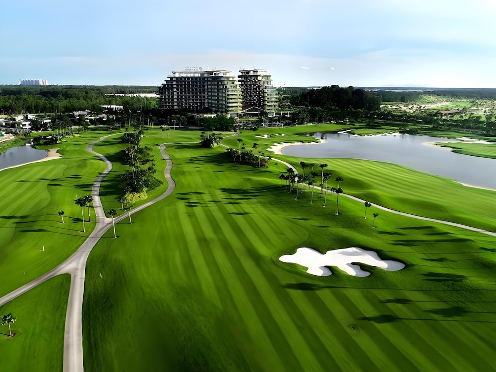 Forest City Golf Villa by A & Home Party