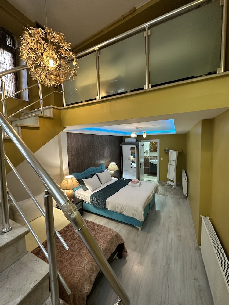 Green Bird Süit - Image 33