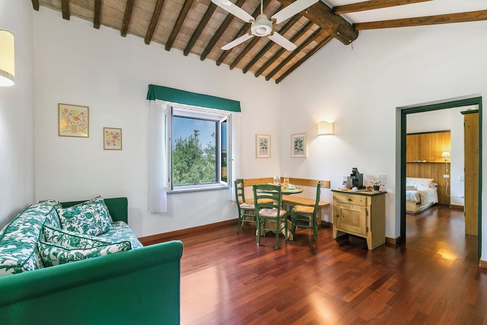 Relaxing Family Podere Delle Rose Pool & Garden