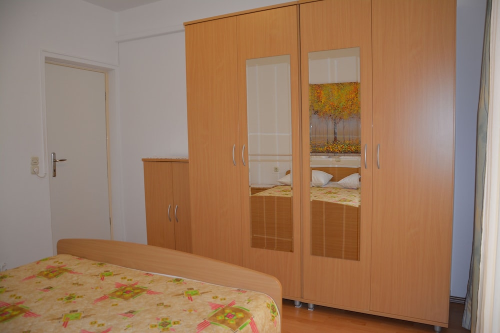Apartments Biserka
