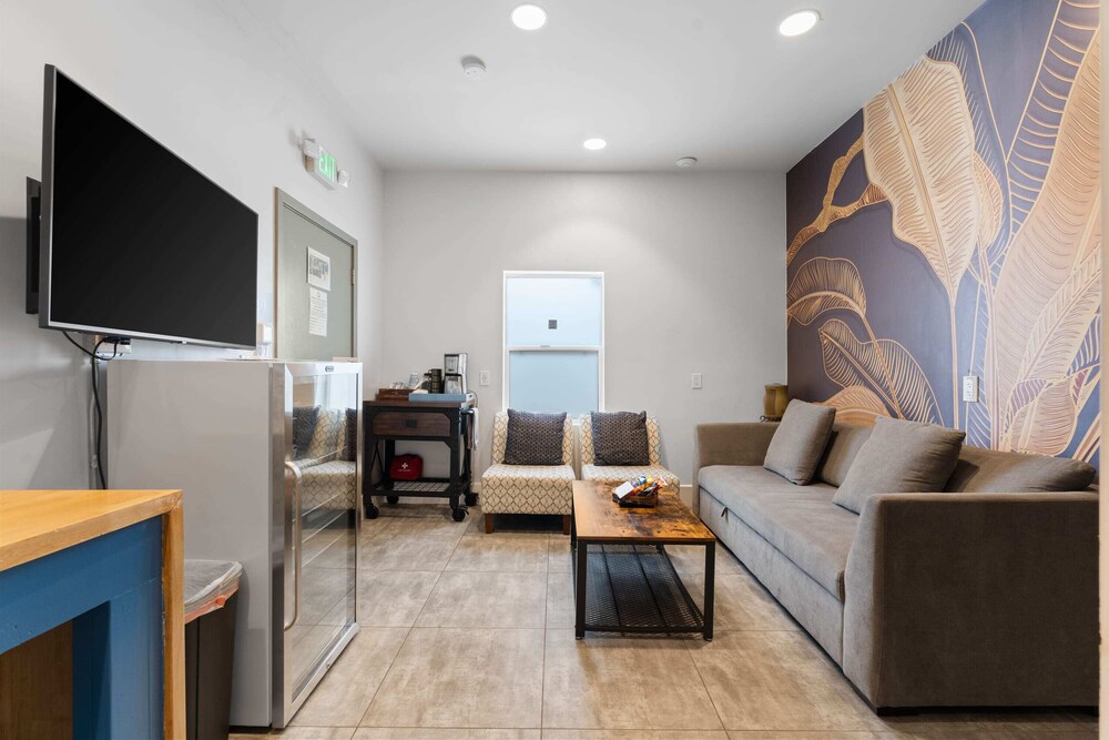 6BR Sanctuary