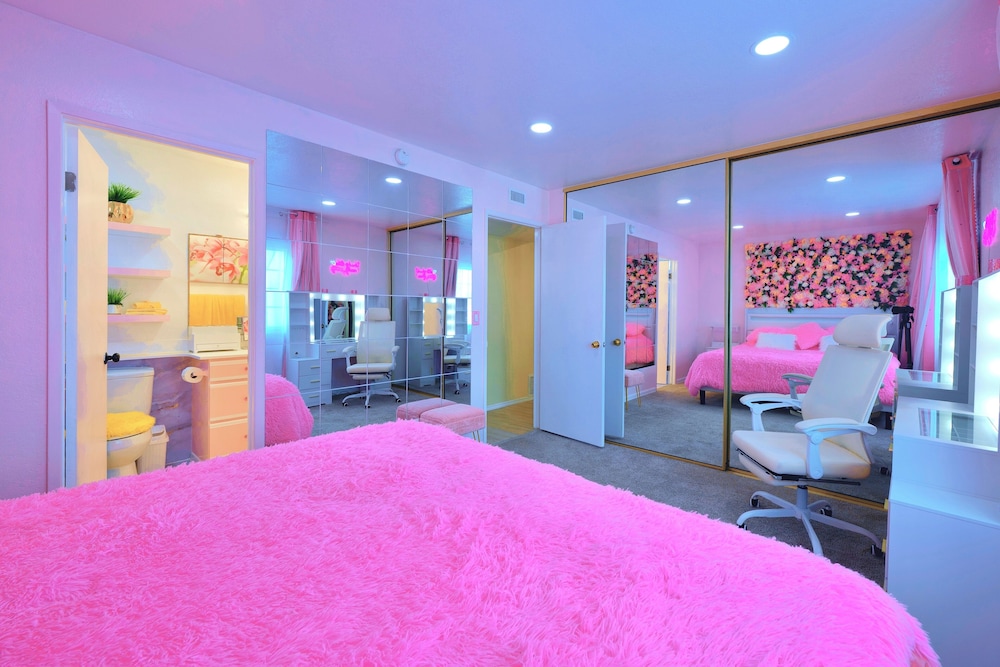Pink Luxe Spa Retreat San Diego