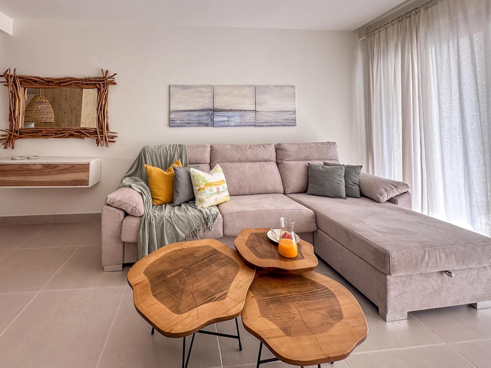 Cozy and Beautiful Apartment at the Beach