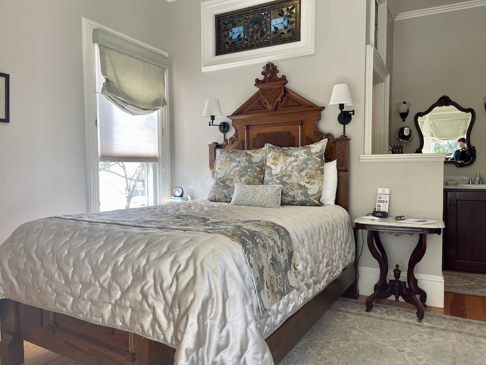 Ashland Vacations - McCall House Boutique Inn - Property Image 58