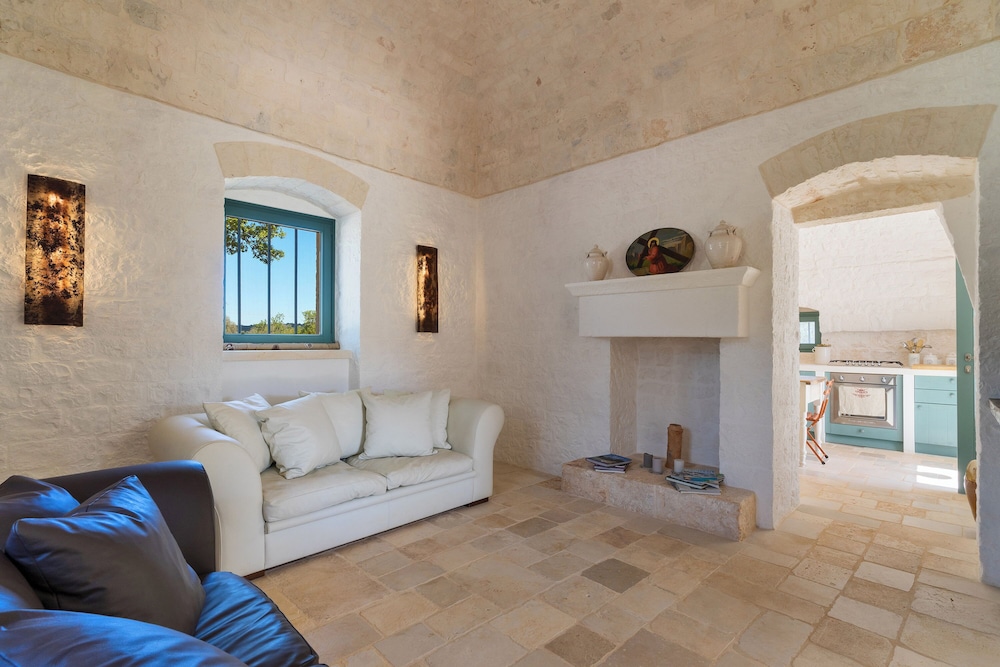 Trullo Pietra Rossa with Pool by Wonderful Italy