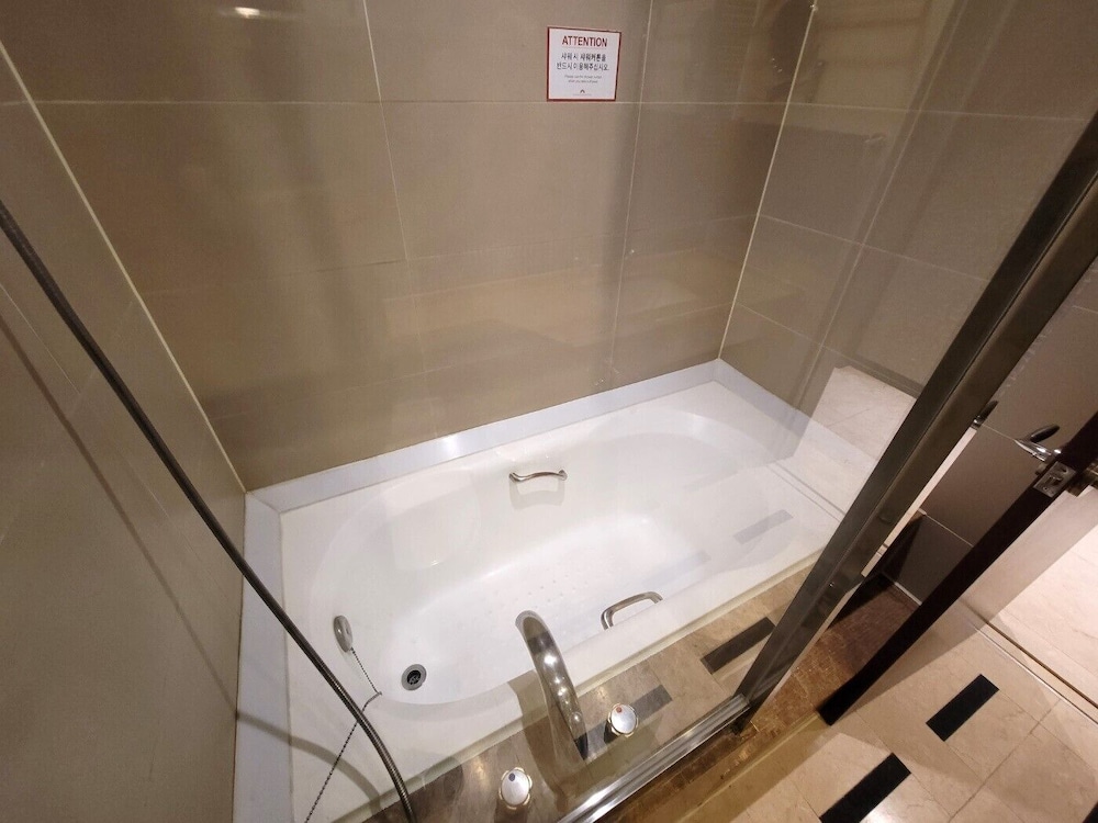 W Residence Hotel Centum City 6