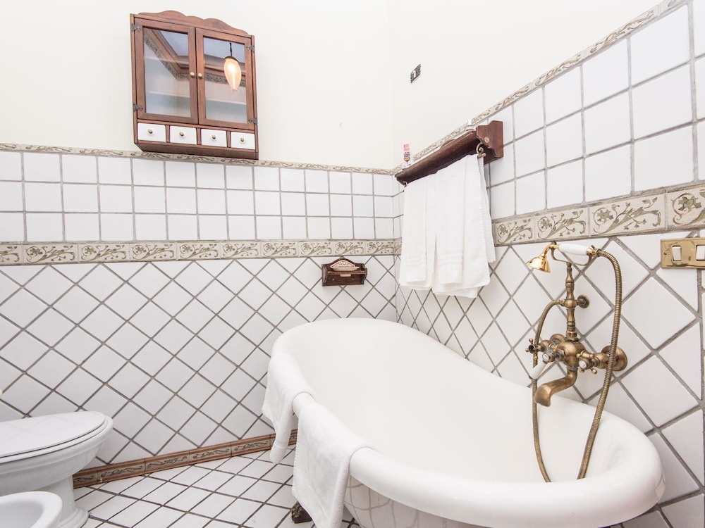 RSH Spanish Steps Luxury Apartment