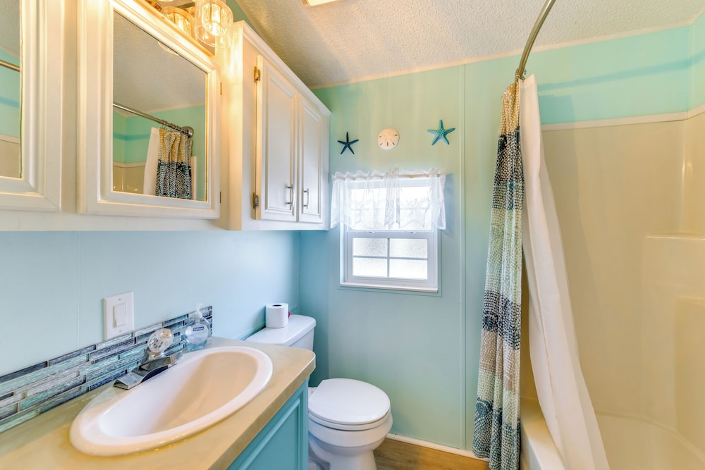 Sarasota Home w/ Full Resort Amenity Access!