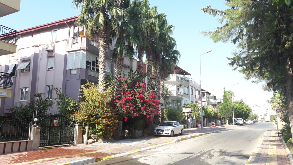 Gunay Pansiyon Antalya