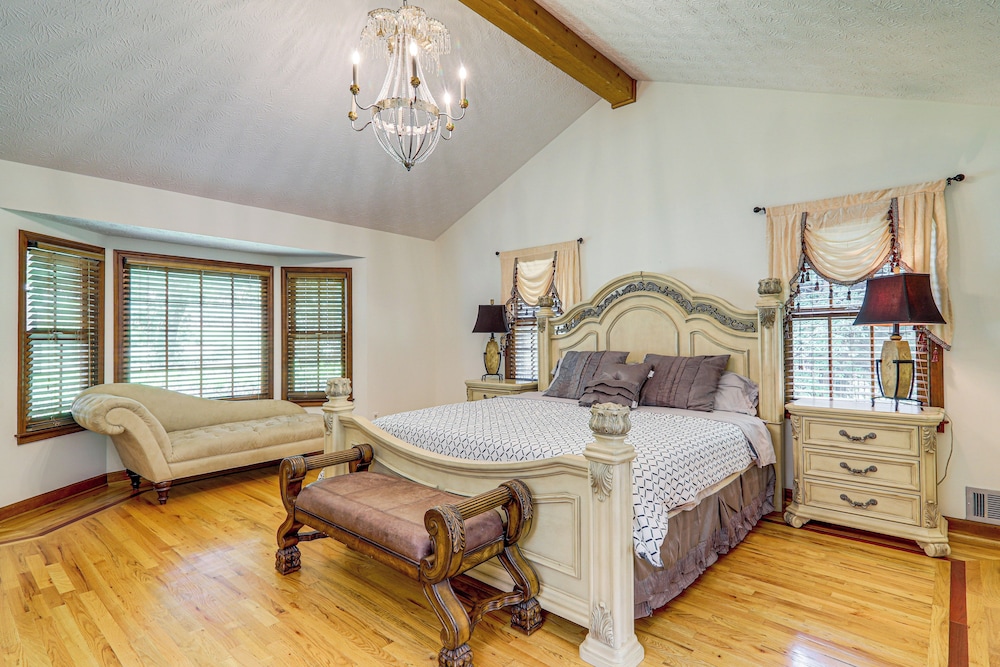 Stylish Country Living: Serene Suwanee Retreat!