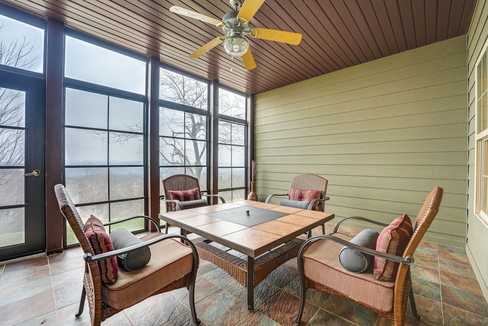 Relax Fireside: Branson West Gem w/ Hot Tub Access