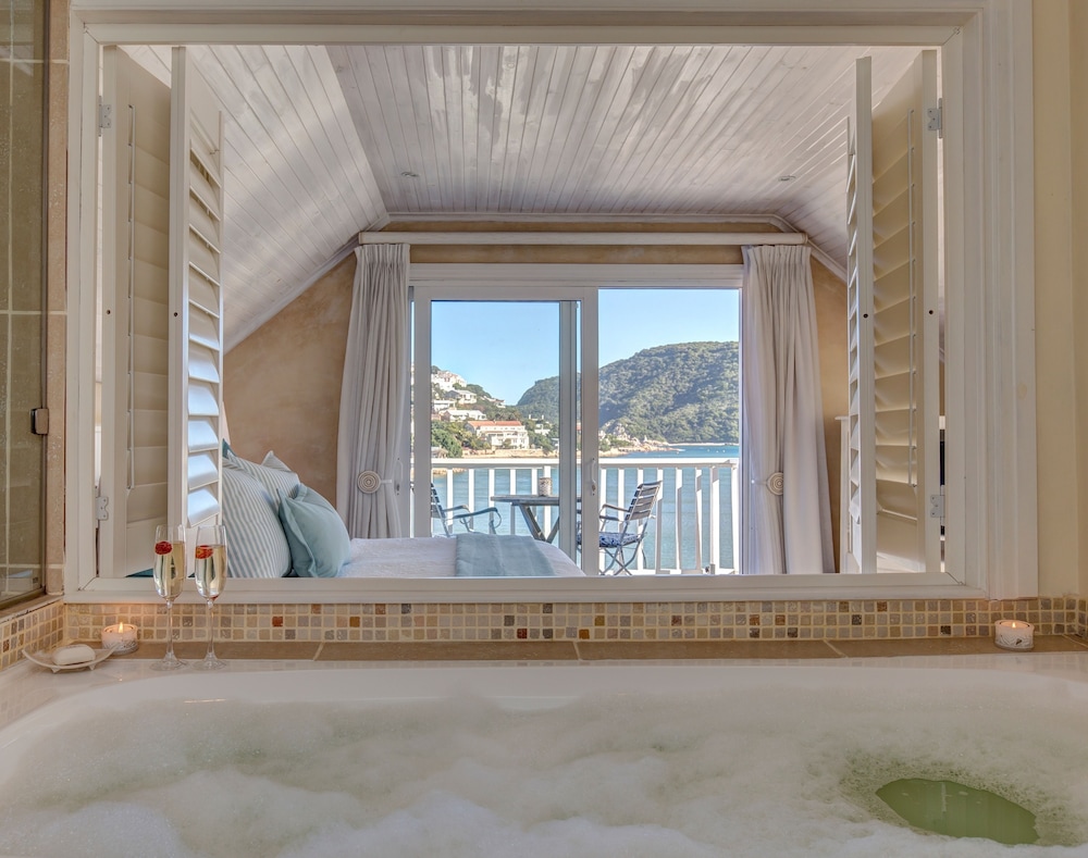 Amanzi Island Boutique Hotel