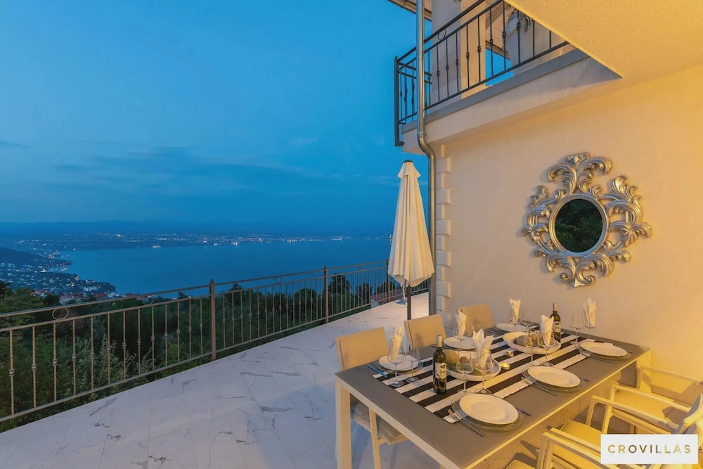 Villa Lauriana Nearby Opatija - Crovillas