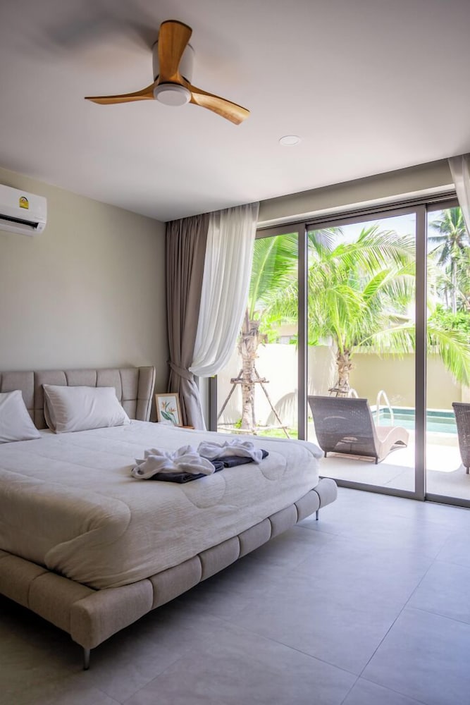 3 Bed Pool Villa Near The Beach KBR29