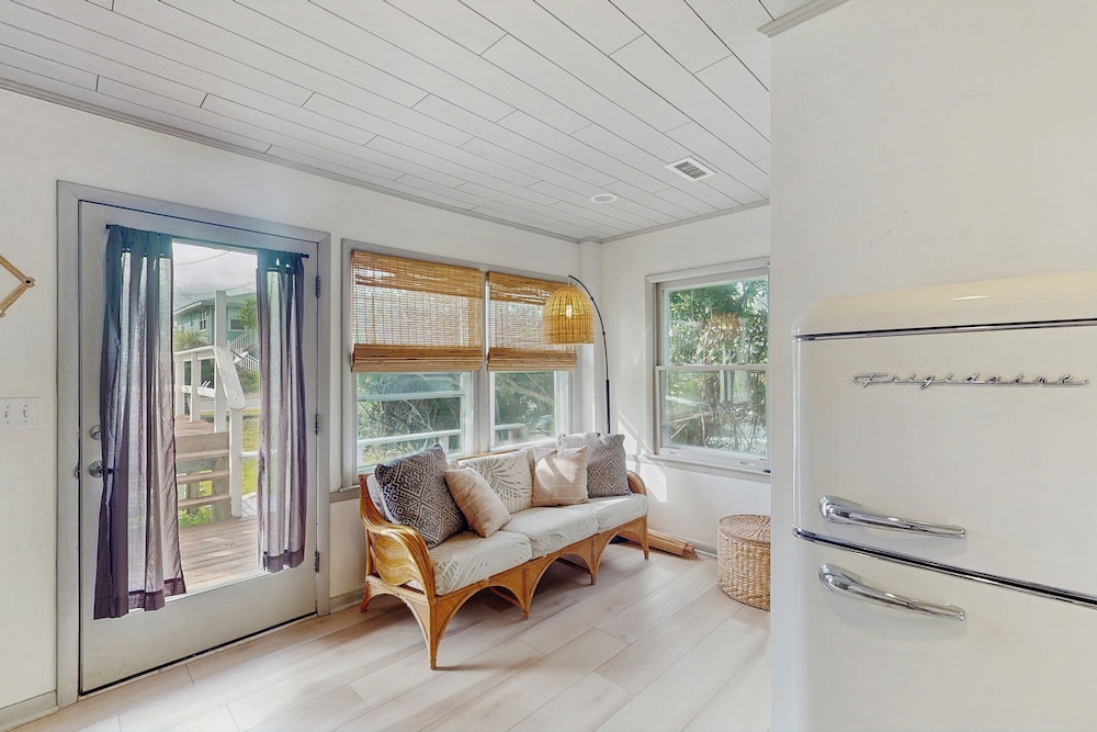 Entire House - Serenity in Surf City