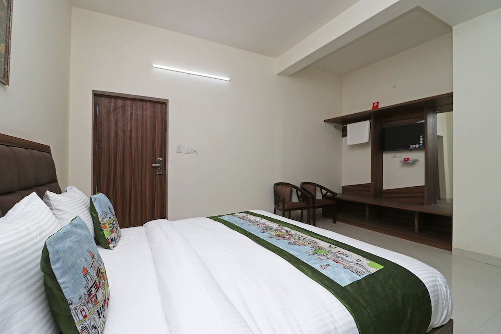 OYO 10213 Hotel Panache