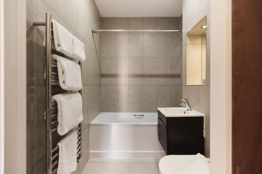 The Harlesden Hideout - Charming 2bdr Flat