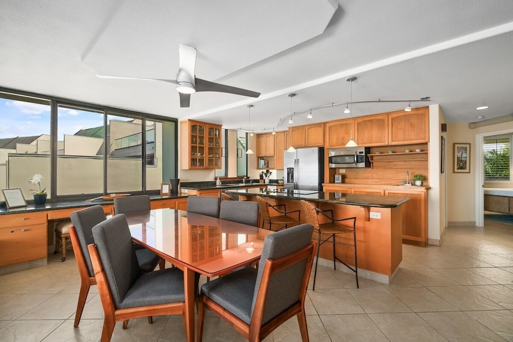Puu Poa 306 2 Bedroom Condo