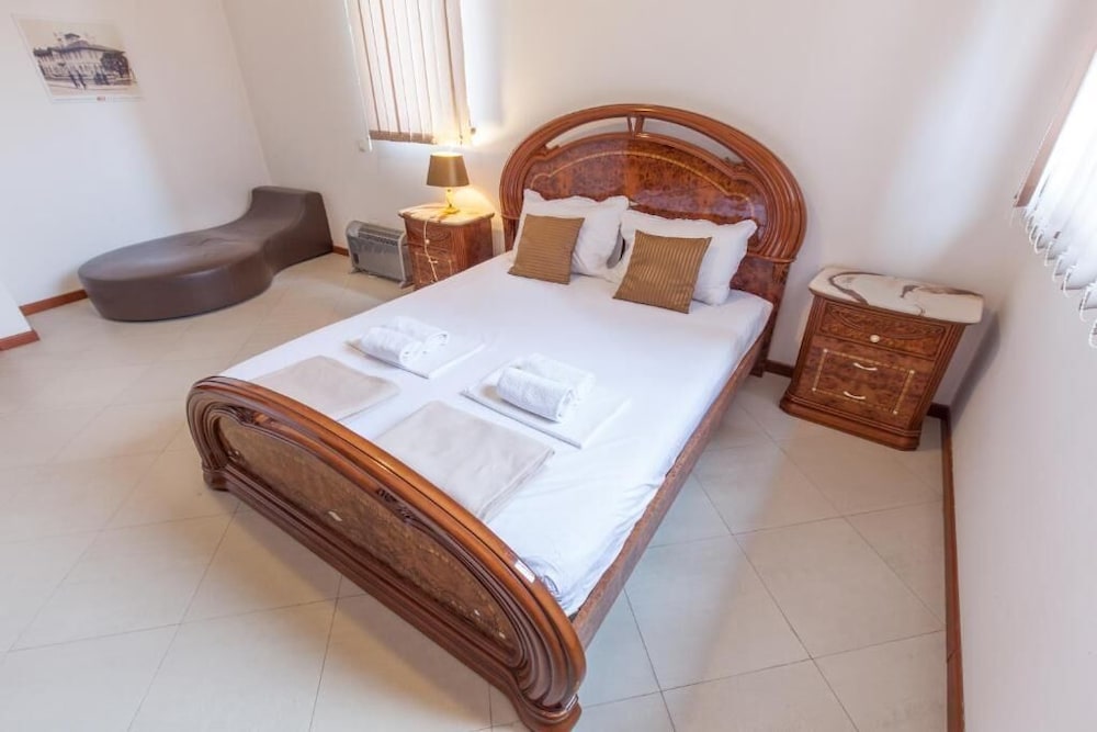 Belgrade Hills Villa and Suites
