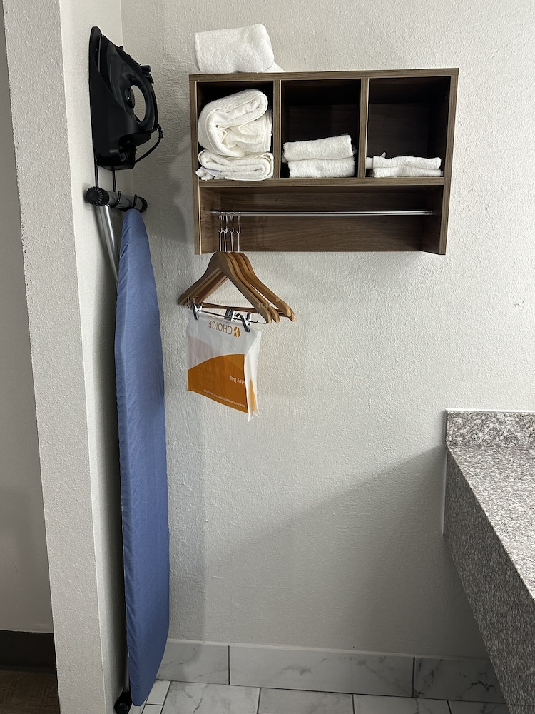Monroe Vacations - Quality Inn - Property Image 34