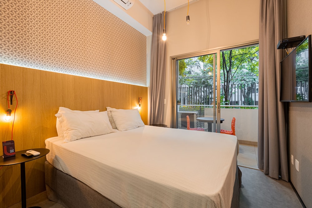 ESD - Studios E-Side By Anora Spaces