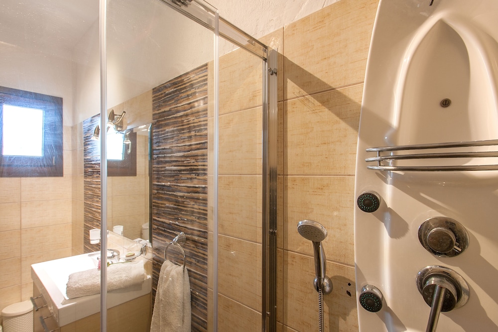 Four Seasons Villas