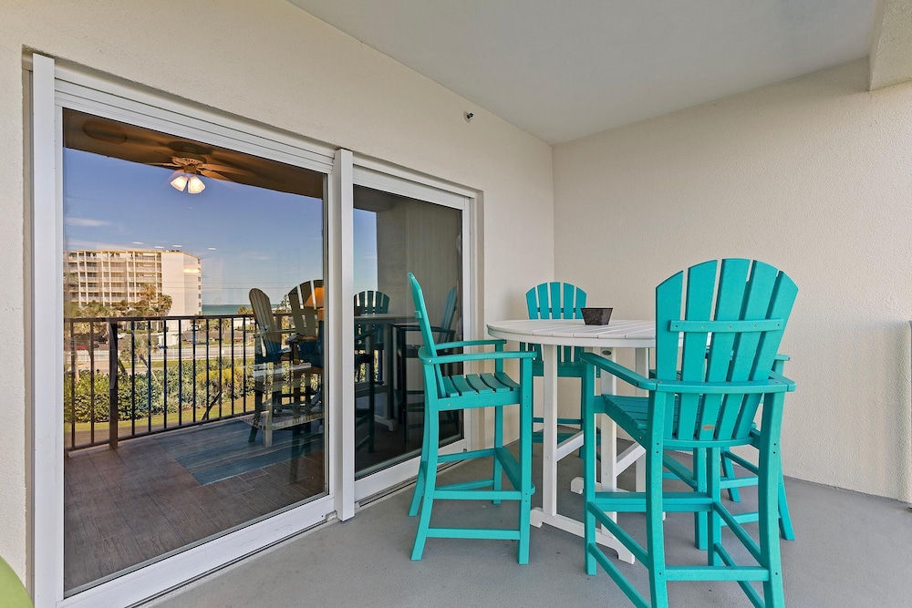 Oceanwalk 3-403